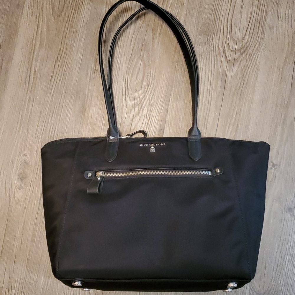 New Michael Kors Nylon Kelsey Tote Purse
